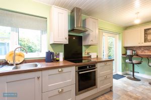 Kitchen/Diner- click for photo gallery